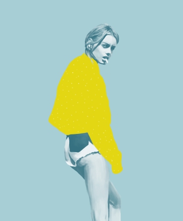 Woman portrait with a yellow jumper.